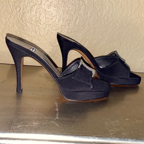 New Stuart Weitzman Swarovski crystal platforms - Picture 3 of 6